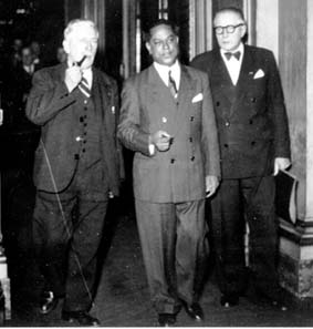 Le 13 janvier 1948 - Election de M. Gaston Monnerville &agrave; la Pr&eacute;sidence du Conseil de la R&eacute;publique