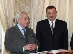 Photo : C. Poncelet et Ilham Aliyev, Président de la République d'Azerbaïdjan