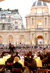 Illustration : Fête de la musique dans la cour d'Honneur du Sénat