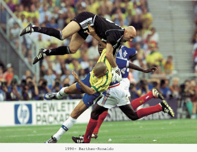 0991998-BARTHEZ-RONALDO1.jpg