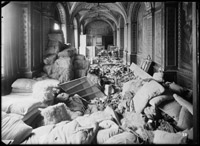 La salle de BROSSE en 1945, après la Libération. (Archives du Sénat, fond CHEVOJON, 7 FI 007).