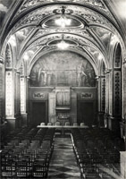 La salle de BROSSE configurée en salle de réunion après 1945. (Archives de la direction du Patrimoine de l'Architecture et des Jardins du Sénat)
