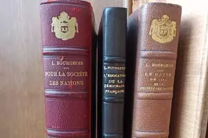 Ouvrages de L.Bourgeois conservés à la Bibliothèque du Sénat