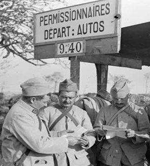 ECPAD - SPA 102 R 3847 - Front du Nord et de Flandre-occidentale. Point de départ pour les permissionnaires. - 28/10/1917 - Famechon, Edmond ECPAD - SPA 102 R 3847 - Front du Nord et de Flandre-occidentale. Point de départ pour les permissionnaires. - 28/10/1917 - Famechon, Edmond