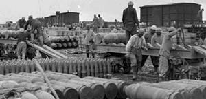 ECPAD - SPA 23 S 1512 - Marcelcave (Somme). L'arrivée d'obus de gros calibre. - 27/06/1916 - Mas, Emmanuel ECPAD - SPA 23 S 1512 - Marcelcave (Somme). L'arrivée d'obus de gros calibre. - 27/06/1916 - Mas, Emmanuel