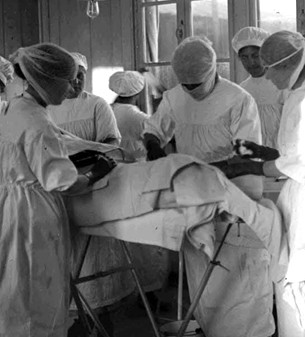 ECPAD - SPA 104 S 3925 - Le Scottish Women's Hospital est situé à Villers-Cotterêts - 04/01/1918 - Mas, Emmanuel