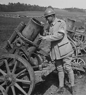 ECPAD - SPA 15 BO 772 - Coucelles, centre de triage de la 6e Armée. Canons et mortiers de tranchées pris à l'ennemi. - 13/05/1917 - Boulay, Maurice