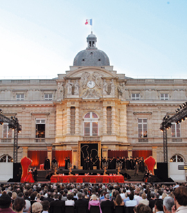 Photo op&eacute;ra en plain air