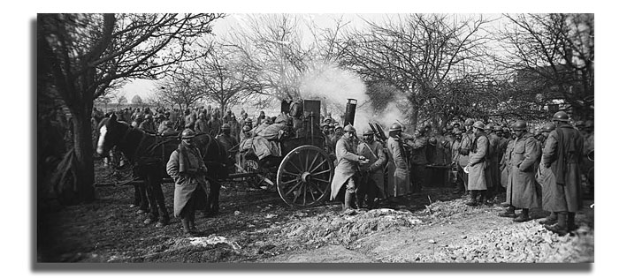 ECPAD - SPA 9 BO 378 - Sur la route conduisant à Ribécourt. La distribution de la soupe par les cuisines roulantes. - 15/02/1917 - Boulay, Maurice