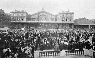 Foule parisienne à la déclaration de guerre