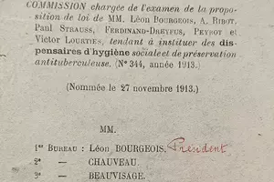 Procès-verbaux de la commission chargée de l'examen de la proposition de loi tendant à instaurer des dispensaires d’hygiène sociale et de prévention antituberculeuse en 1913  Archives du Sénat 124 S 1639