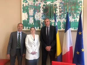 De gauche à droite : M. Sébastien MEURANT, Mme Mia KARAMEHIC ABAZOVIC et M. Olivier CIGOLOTTI
