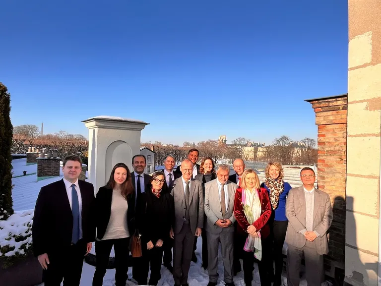 De gauche à droite : M. Sébastien FAGNEN, Mme Sophie BRIANTE GUILLEMONT, M. Raphaël TRANNOY, Mme Marie-Noëlle DURIS, MM. Mickaël VALLET, Stéphane PIEDNOIR et Antoine MICHON, Mme Marianne ZISS, MM. Guillaume PIERRE et Dany WATTEBLED, Mmes Hélène CONWAY-MOURET et Sonia BARBRY et M. Olivier PLANÇON