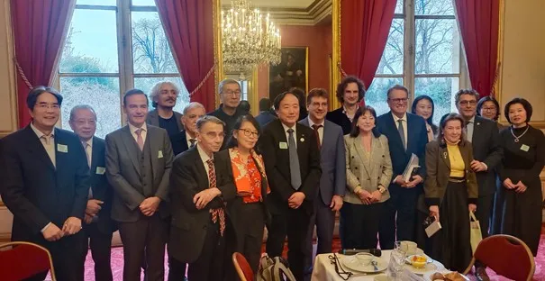Les participants à la table ronde sur le père Jacquinot