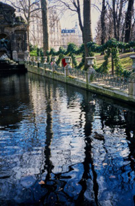 Guirlandes de lierre au bord de la fontaine Médicis Archives du Sénat – 17 FI 1302
