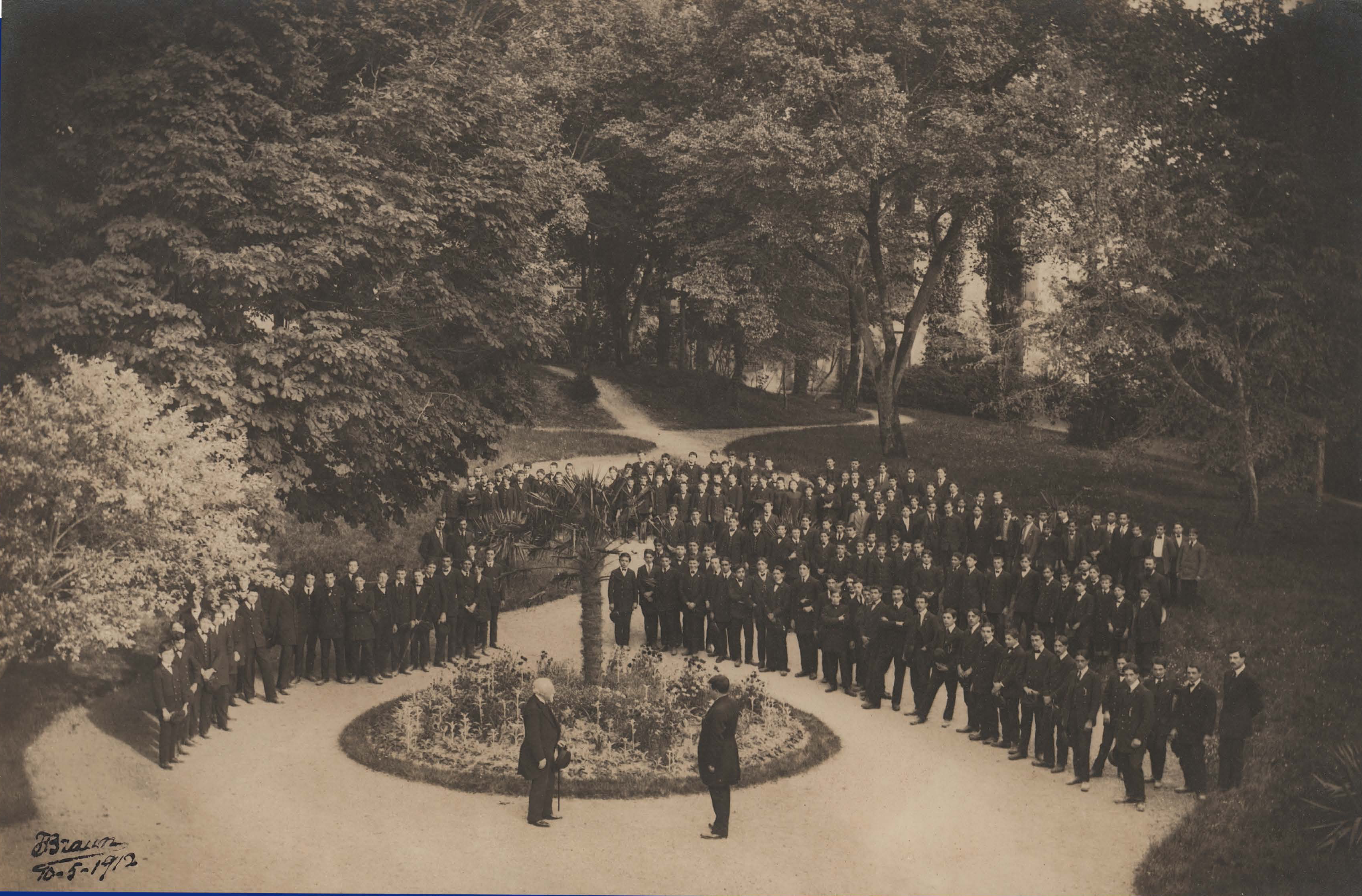 Fernand Braun, photographie d’Émile Combes en visite à l’école Primaire Supérieure de garçons de Pons, 1912, Archives municipales de Pons