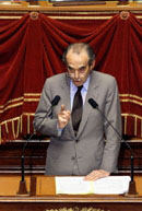 Illustration : Phot de Robert Badinter