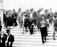 De nombreuses visites officielles ponctuent le passage du siècle.