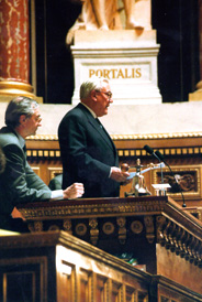 Séance publique, lecture d’un message par M. Christian Poncelet, Président du Sénat. 1998