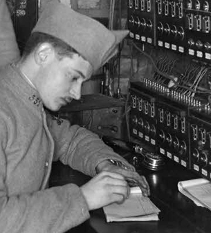 ECPAD - SPA 165 M 3257 - Nieuport, poste téléphonique de la défense de Nieuport. - 28/01/1917 - Moreau, Albert