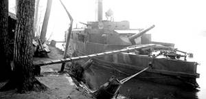 ECPAD - SPA 38 X 1454 - Une canonnière sur les bords de l'Oise. - 23/11/1916 - Agié, Jacques ECPAD - SPA 38 X 1454 - Une canonnière sur les bords de l'Oise. - 23/11/1916 - Agié, Jacques