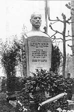Monument à la mémoire de Joseph Serlin, à Lyon