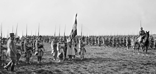 ECPAD - SPA 22 P 265 - Revue des troupes par le général Gouraud. - 17/05/1916 - Boussuge, Gabriel