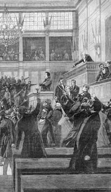 A la tribune lors d'une séance houleuse