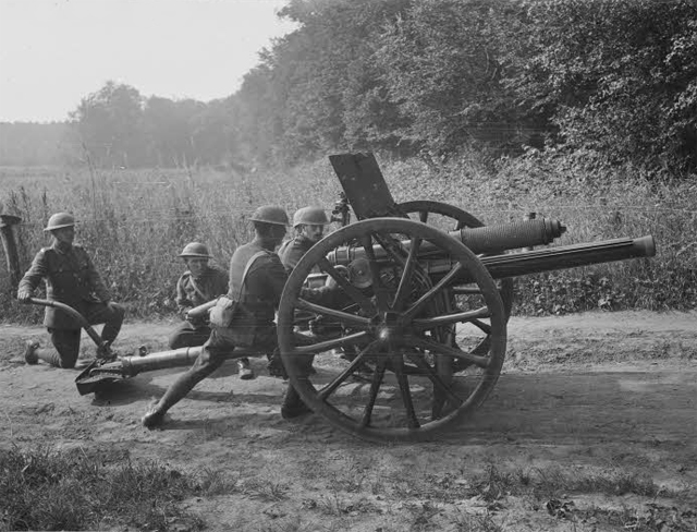 ECPAD - SPA 31 D 2452 - Près de Saint-Léger-aux-Bois, Oise, pièce d'artillerie anglaise en batterie. - 02/08/1916 - Brissy, Edouard