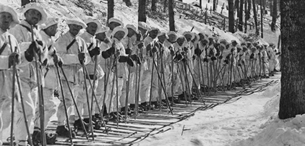 ECPAD - SPA 10 W 516 - Goldbach-Altenbach, Camp Duché - La compagnie de skieurs au départ. - 27/01/1917 - Ridel, Jacques ECPAD - SPA 10 W 516 - Goldbach-Altenbach, Camp Duché - La compagnie de skieurs au départ. - 27/01/1917 - Ridel, Jacques