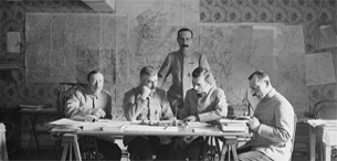 ECPAD - SPA 25 M 410 - Etat-major de la 5e armée stationné à Jonchery-sur-Vesles, 2e bureau chargé du renseignement. - 01/09/1915 - Moreau, Albert