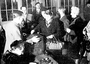 Premier vote des femmes lors des élections municipales de Paris, en 1945