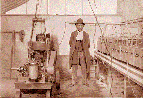 Marcellin Berthelot dans son laboratoire de Meudon en 1901