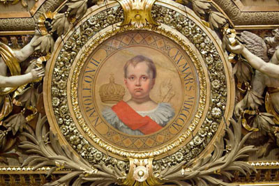 Figure 14 : Théophile VAUCHELET, Portrait du roi de Rome, 1857, Salon des Messagers d'État. En légende, « Napoléon II, XX mars MDCCCXI », Sénat, © Gérard Butet.