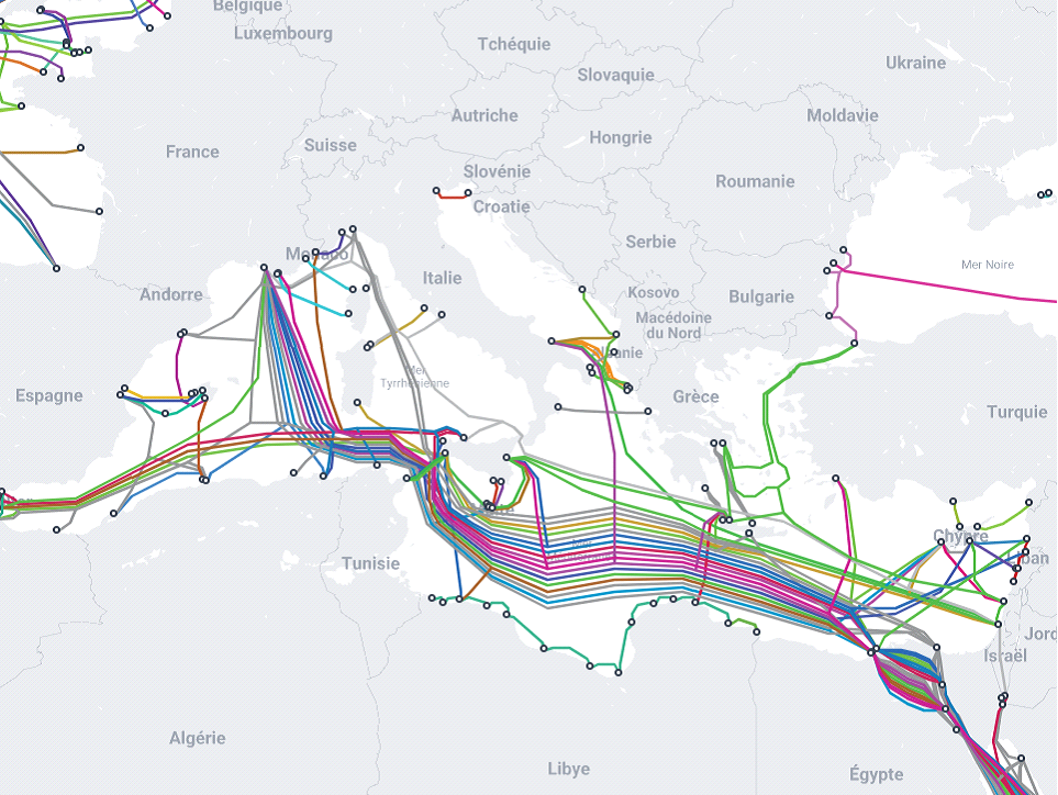 Le réseau internet mondial : Les câbles sous-marins